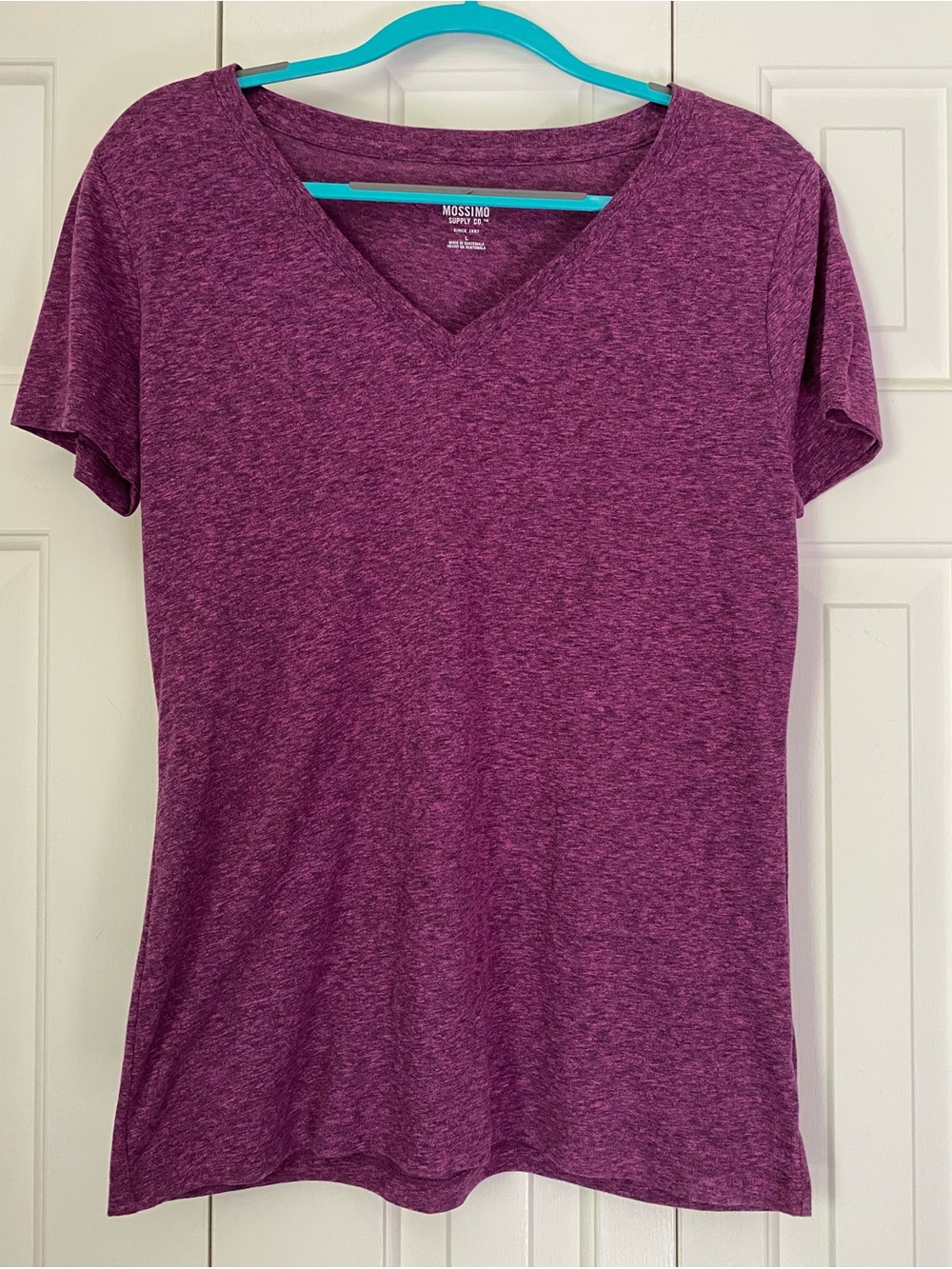 Size Large (Juniors) Mossimo Supply Co. Berry V-Neck Short-Sleeve T-Shirt